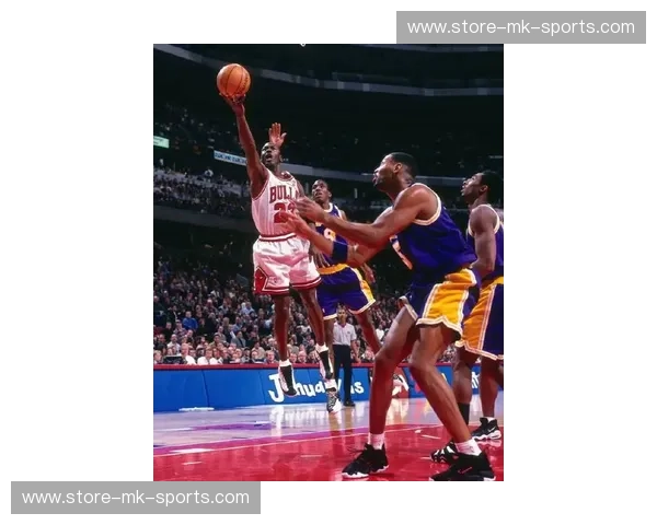 迈克尔·乔丹vs科比·布莱恩特:篮球史上的“达占巴vs黑曼巴”传奇 迈克尔·乔丹vs科比·布莱恩特:篮球史上的“达占巴vs黑曼巴”传奇